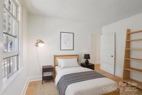 31 Oakwood Street Asheville NC 28806