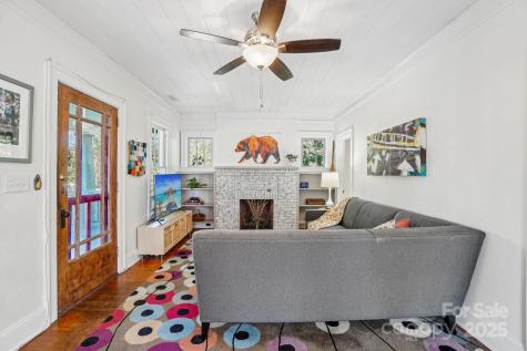 31 Oakwood Street Asheville NC 28806