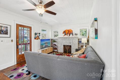 31 Oakwood Street Asheville NC 28806