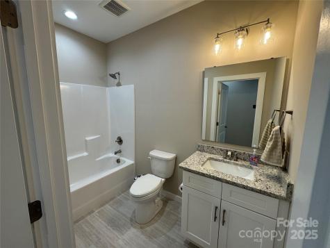 2822 15th Avenue Place SE Hickory NC 28602