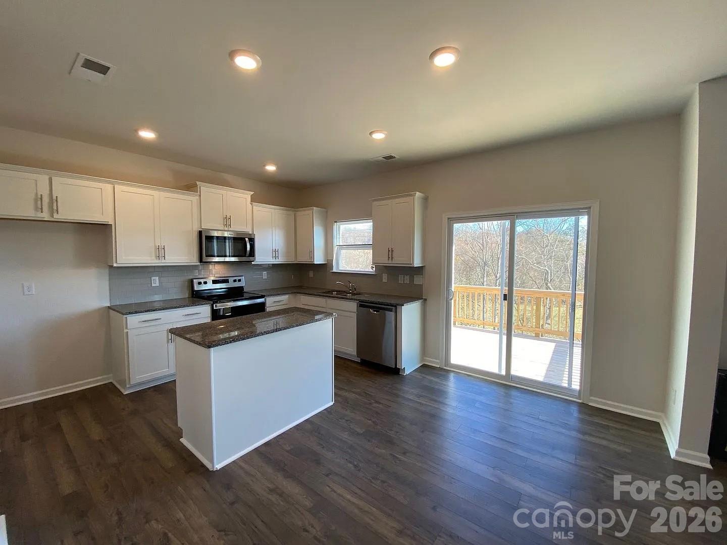 196 Marathon Lane Candler NC 28715