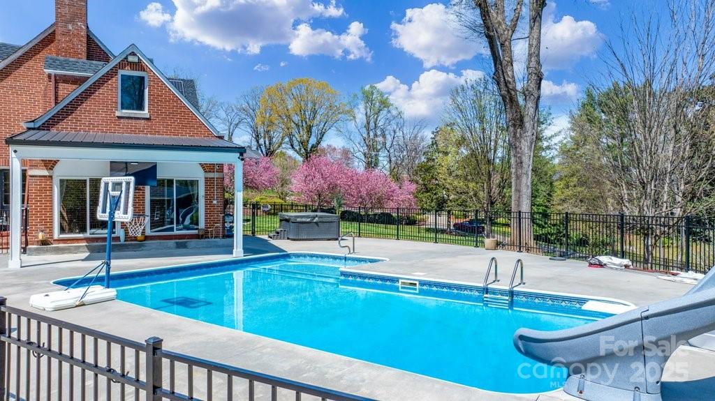 300 Morgan Street Marion NC 28752