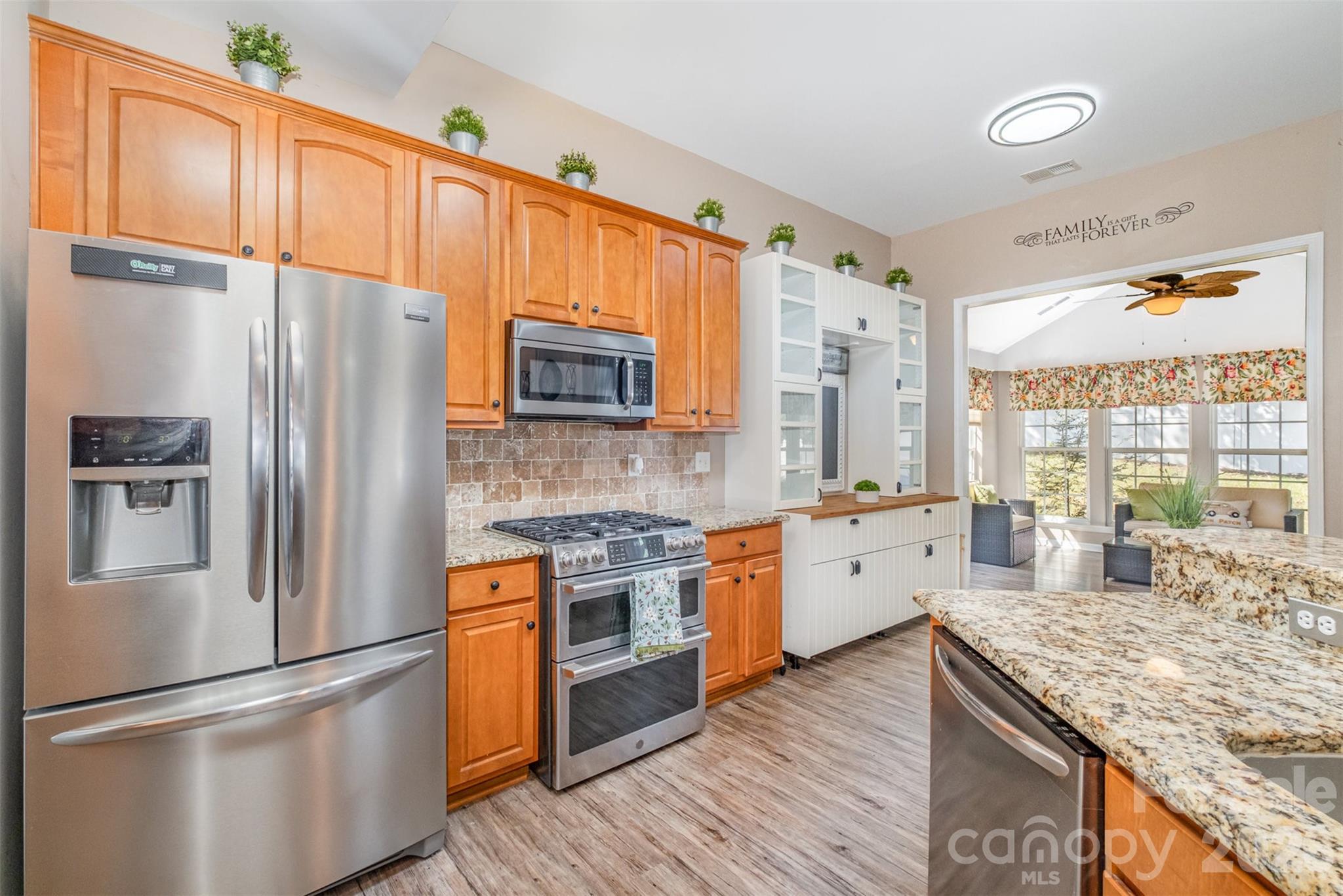 6859 Lakecrest Court Denver NC 28037