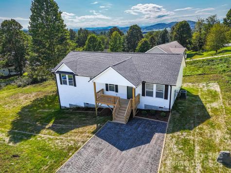 271 Freeman Place Trail Hendersonville NC 28792