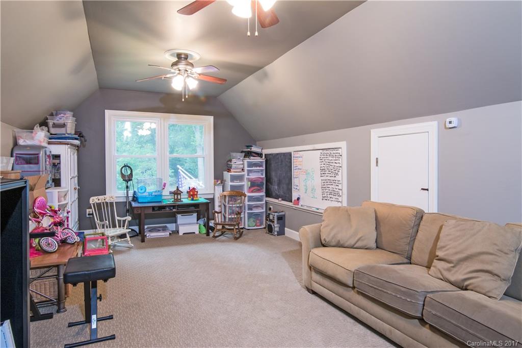 6925 Foxglove Drive Charlotte NC 28226