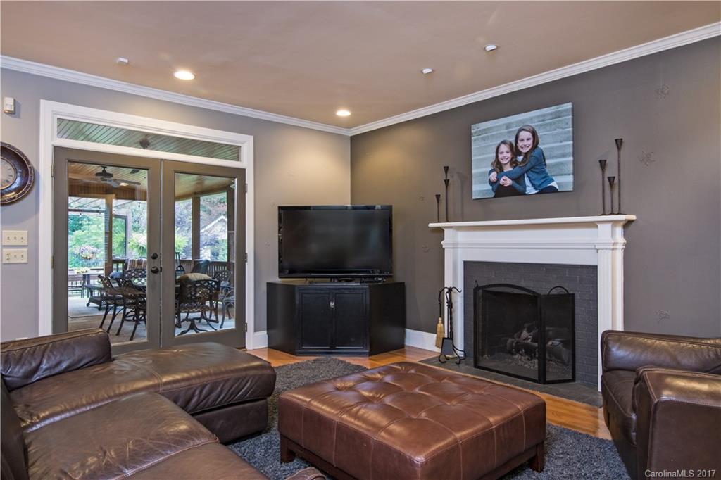6925 Foxglove Drive Charlotte NC 28226
