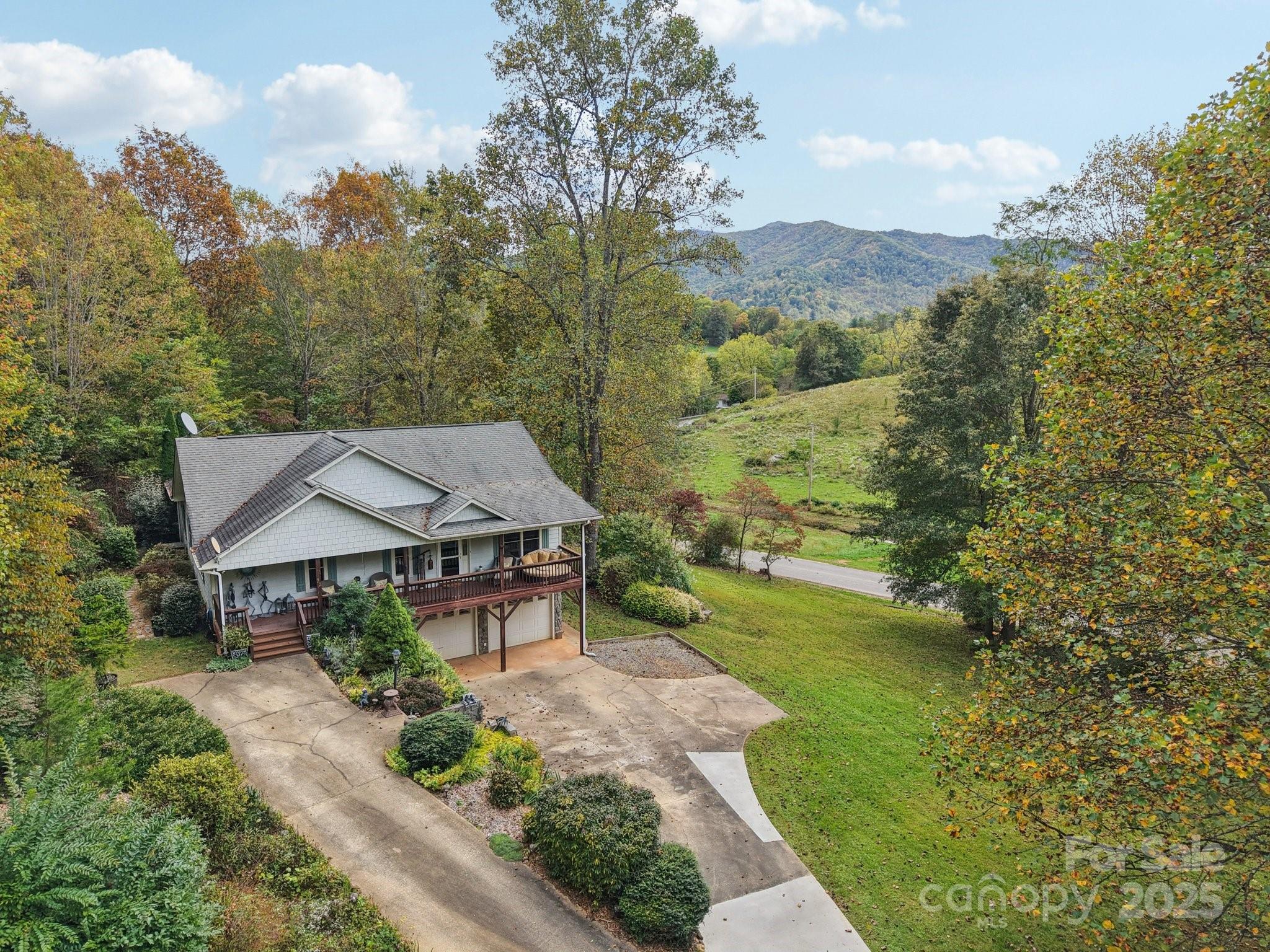 32 Indian Hills Loop Waynesville NC 28786