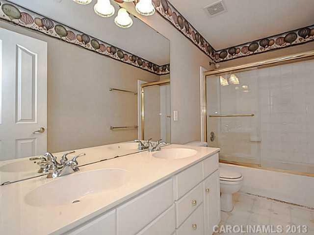 10825 Kenderly Court Charlotte NC 28277