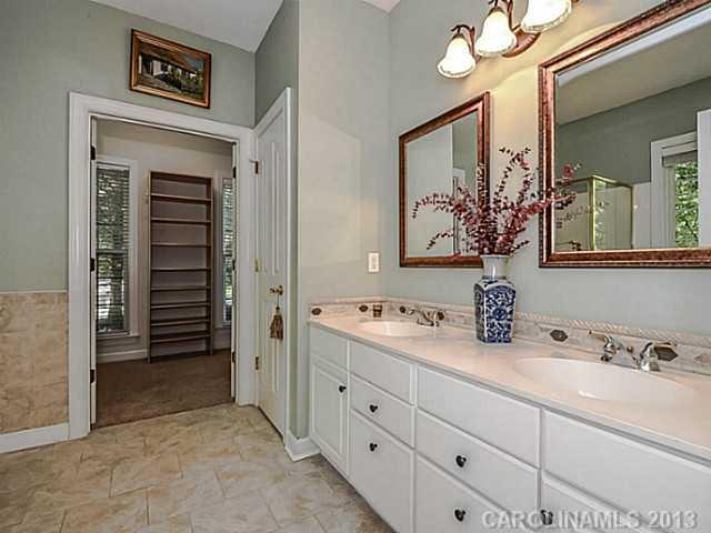 10825 Kenderly Court Charlotte NC 28277