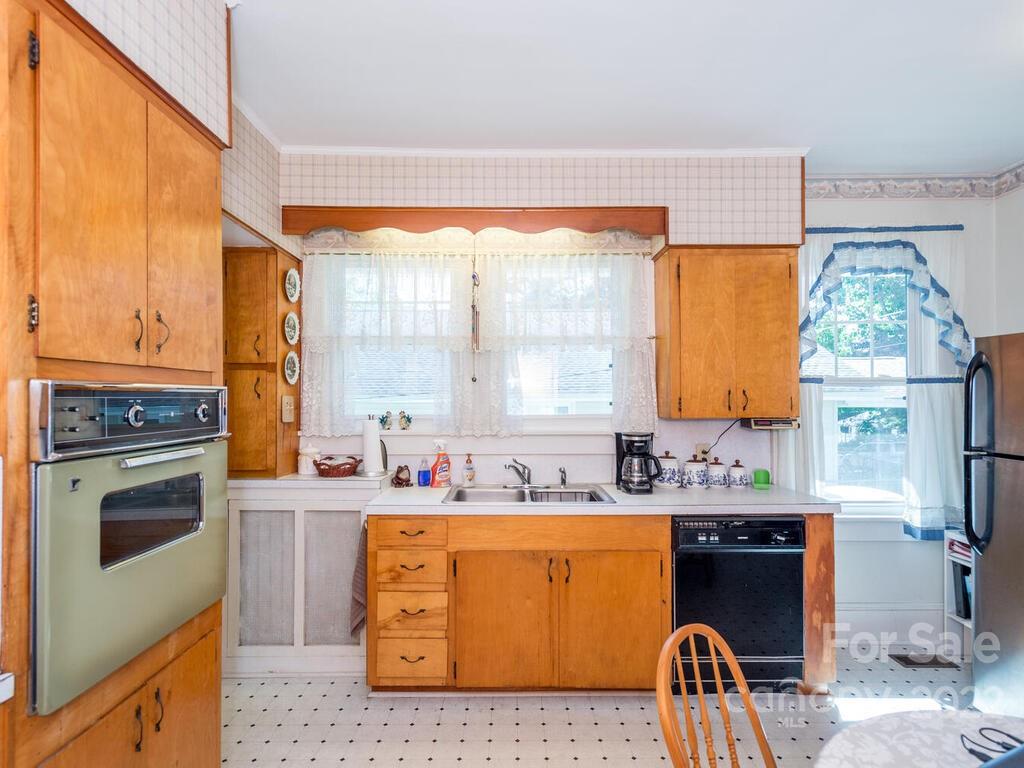 66 Trotter Place Asheville NC 28806
