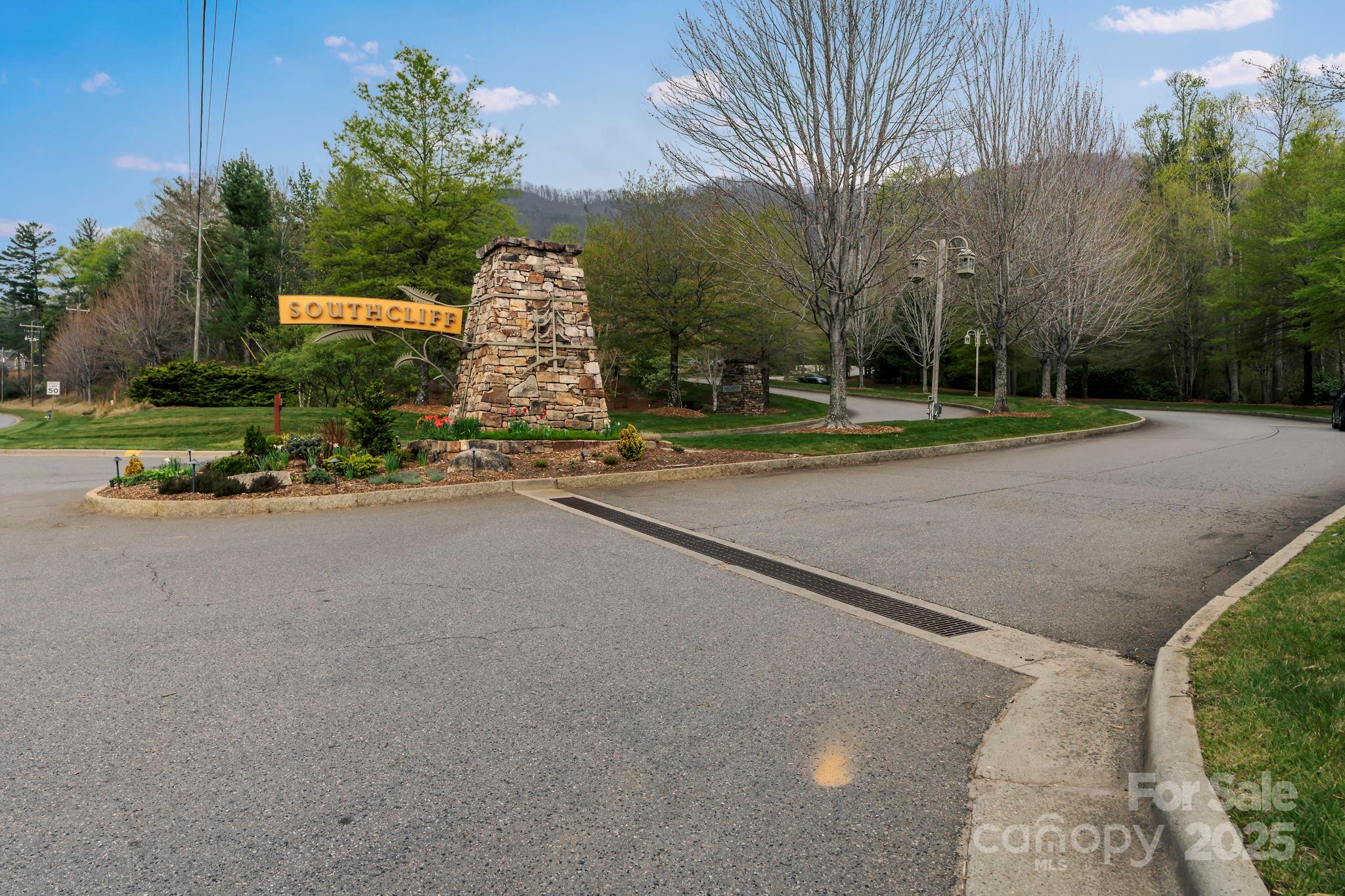16 Sugarland Ridge Trail Fairview NC 28730