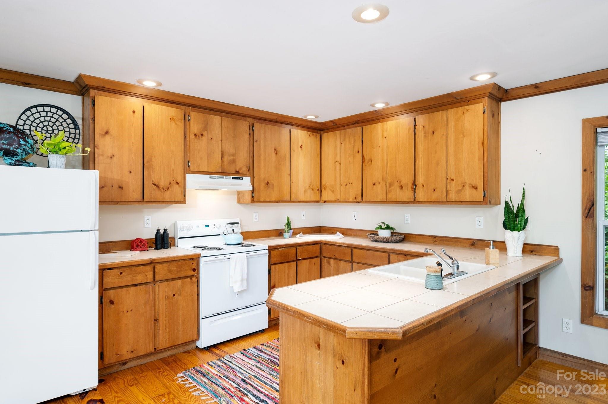 4 Peace Street Asheville NC 28806