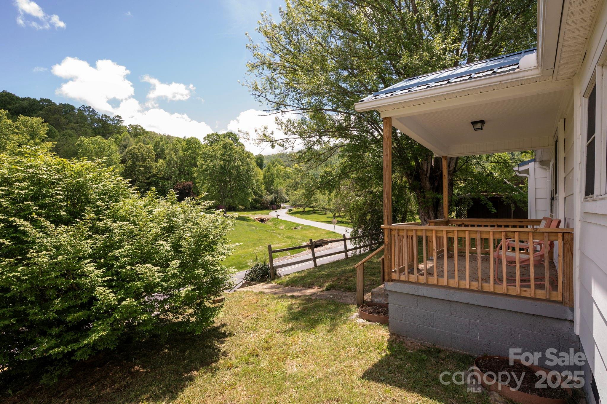 1022 Phipps Creek Road Burnsville NC 28714