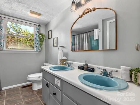 120 Whitney Drive Asheville NC 28806