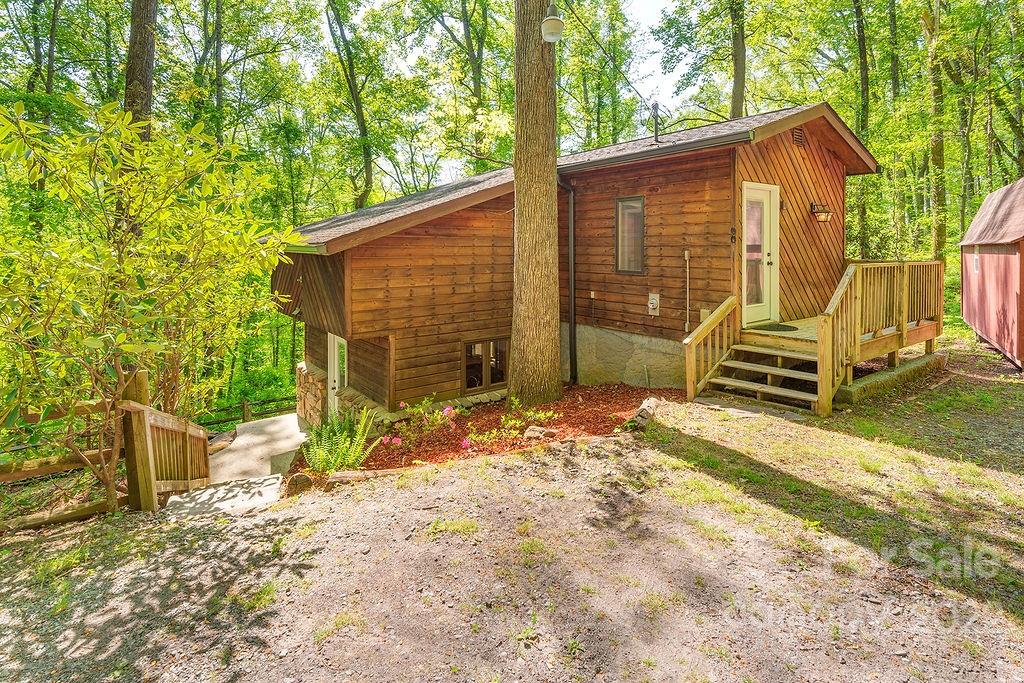 90 Weeping Cherry Forest Road Fairview NC 28730