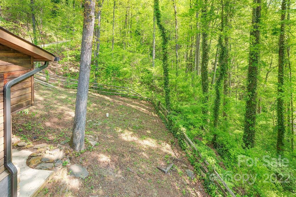 90 Weeping Cherry Forest Road Fairview NC 28730