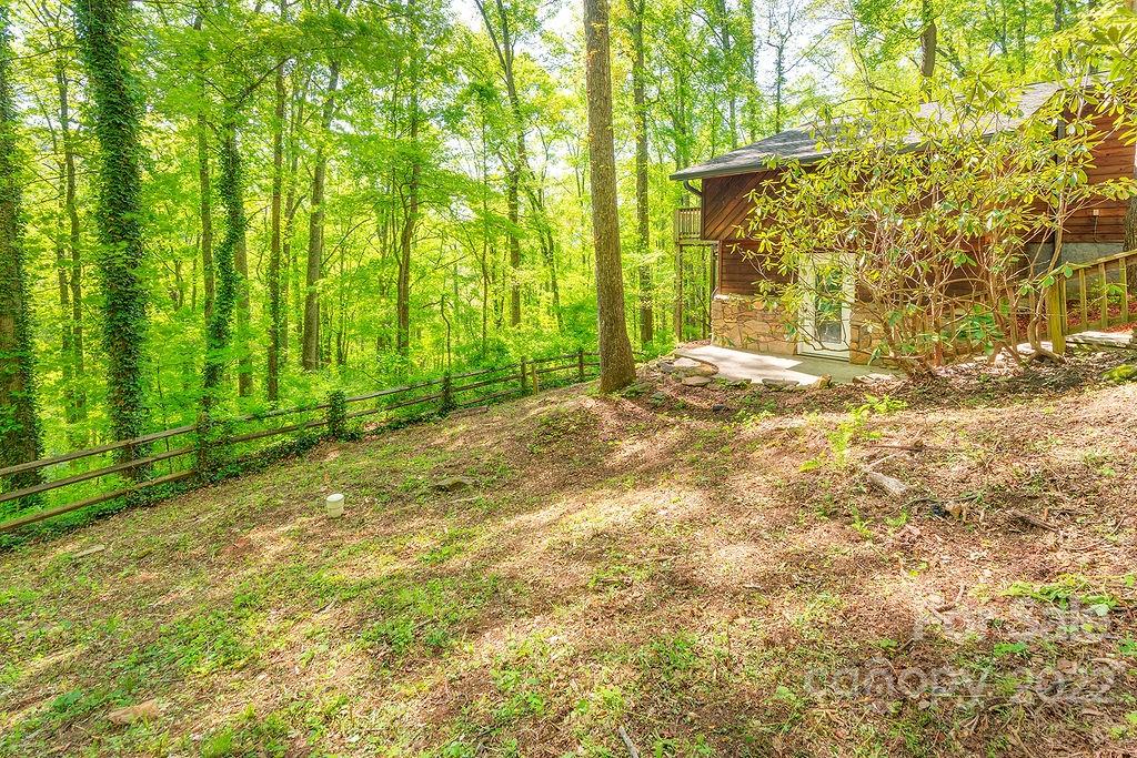 90 Weeping Cherry Forest Road Fairview NC 28730