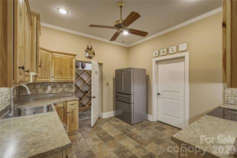 2050 Long Rifle Ridge Road Nebo NC 28761