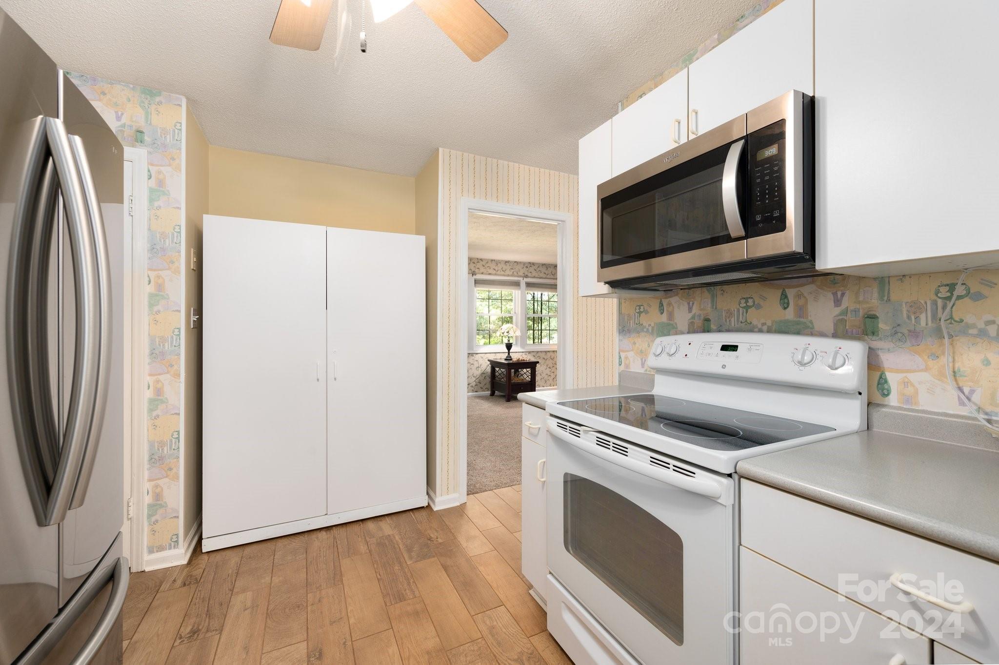 27 Rhododendron Circle Asheville NC 28805