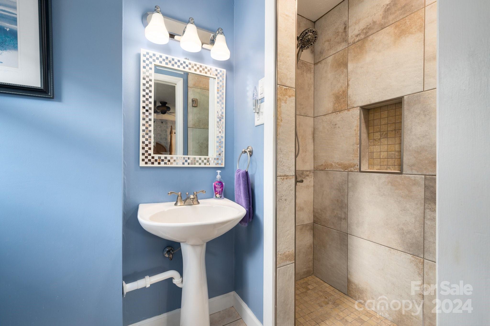 27 Rhododendron Circle Asheville NC 28805