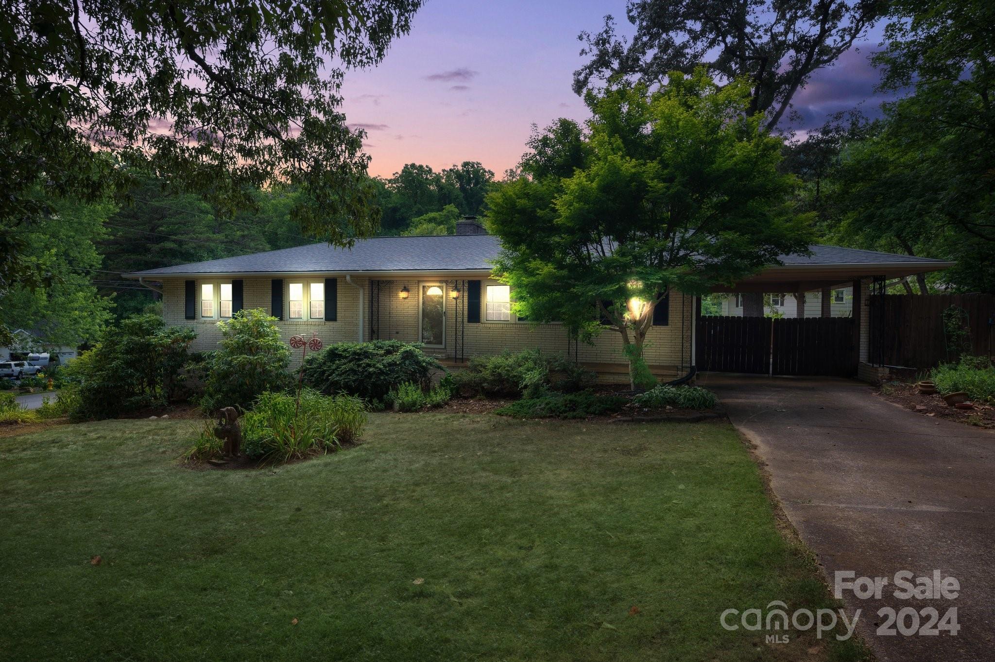 27 Rhododendron Circle Asheville NC 28805