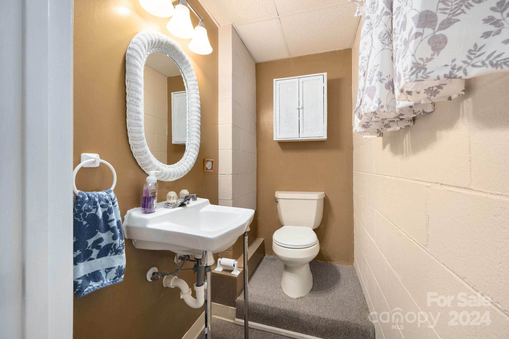27 Rhododendron Circle Asheville NC 28805