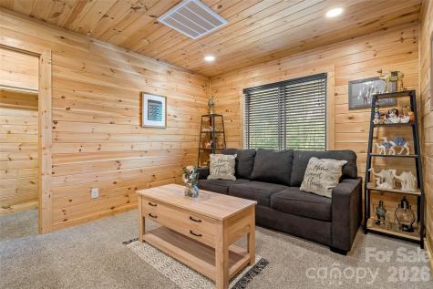 3122 Bear Paw Avenue Valdese NC 28690