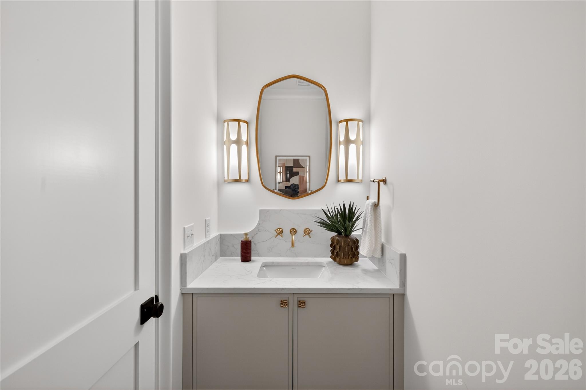 914 Edinburgh Lane Charlotte NC 28209