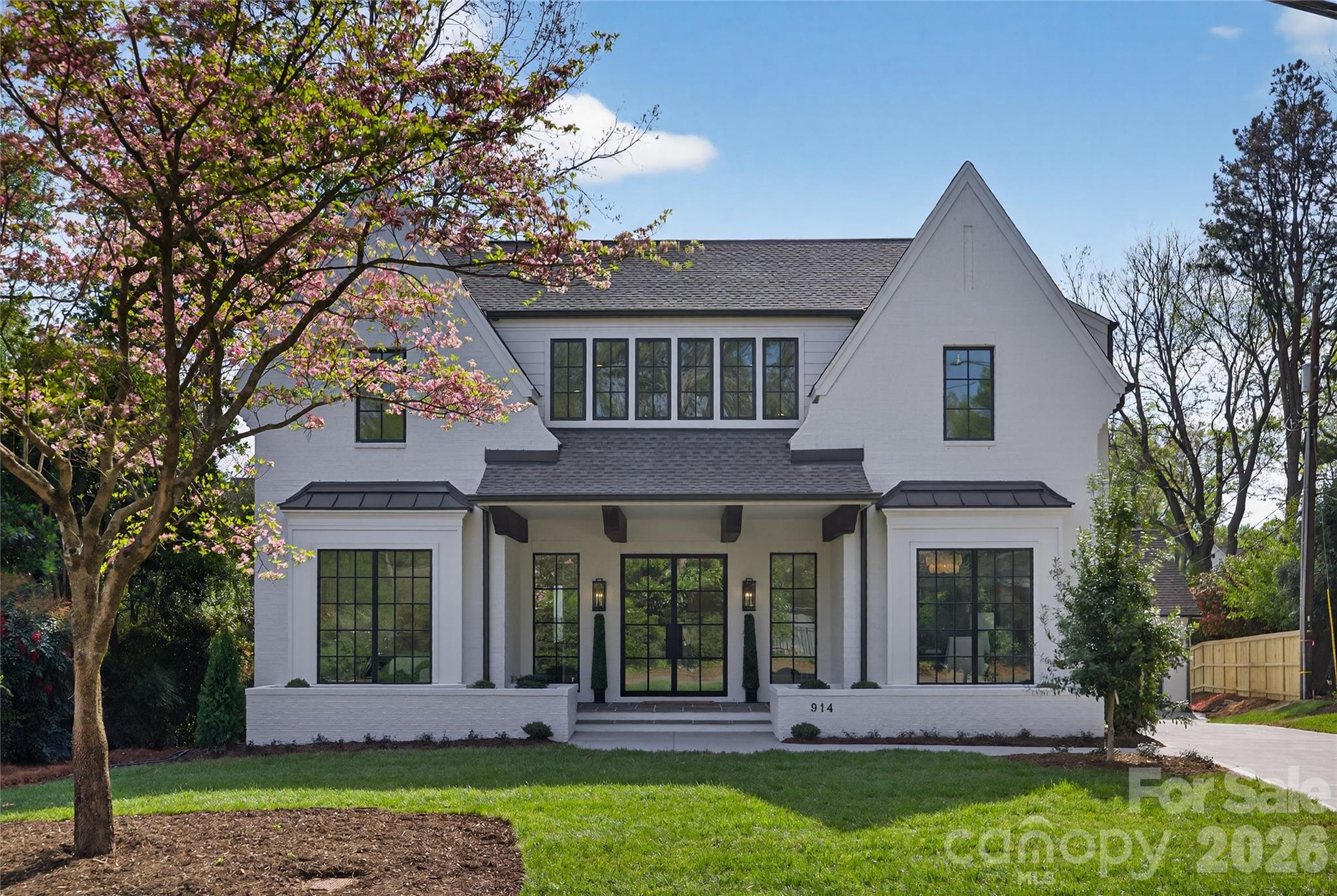 914 Edinburgh Lane Charlotte NC 28209