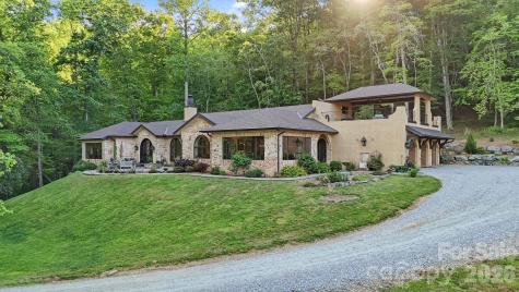 959 & 957 Dave Whitaker Road Horse Shoe NC 28742