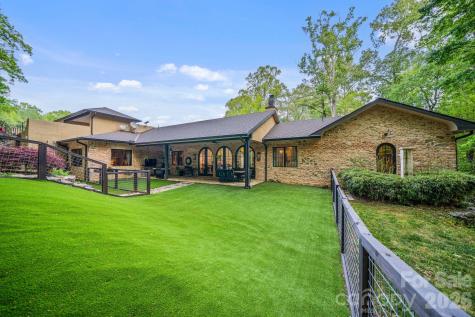 959 & 957 Dave Whitaker Road Horse Shoe NC 28742