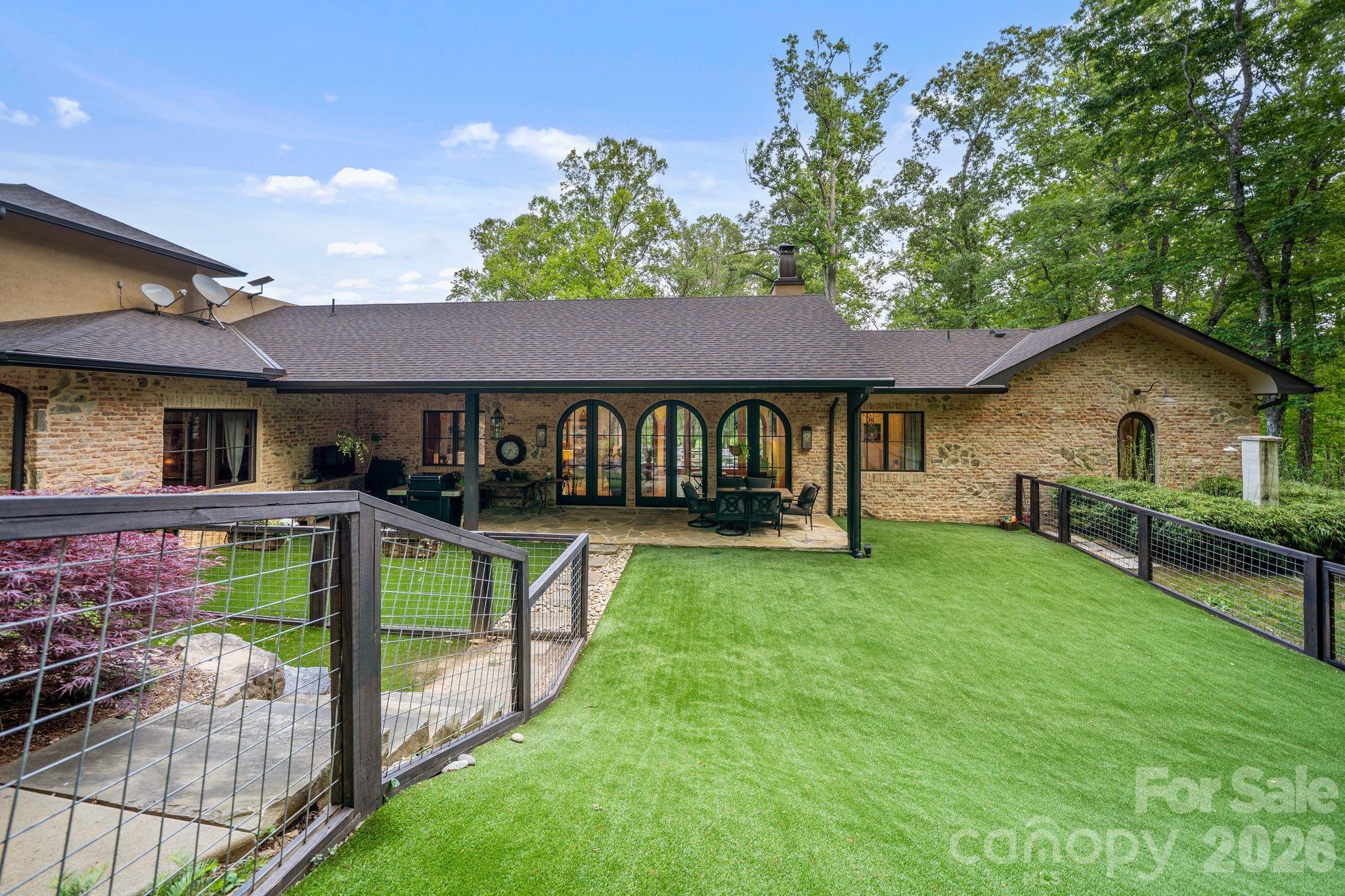 959 & 957 Dave Whitaker Road Horse Shoe NC 28742