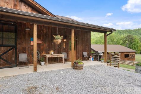 959 & 957 Dave Whitaker Road Horse Shoe NC 28742