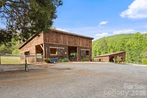 959 & 957 Dave Whitaker Road Horse Shoe NC 28742