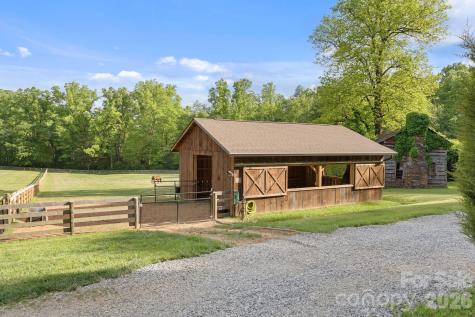 959 & 957 Dave Whitaker Road Horse Shoe NC 28742