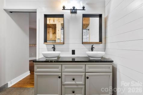 42 Old Patton Hill Road Swannanoa NC 28778