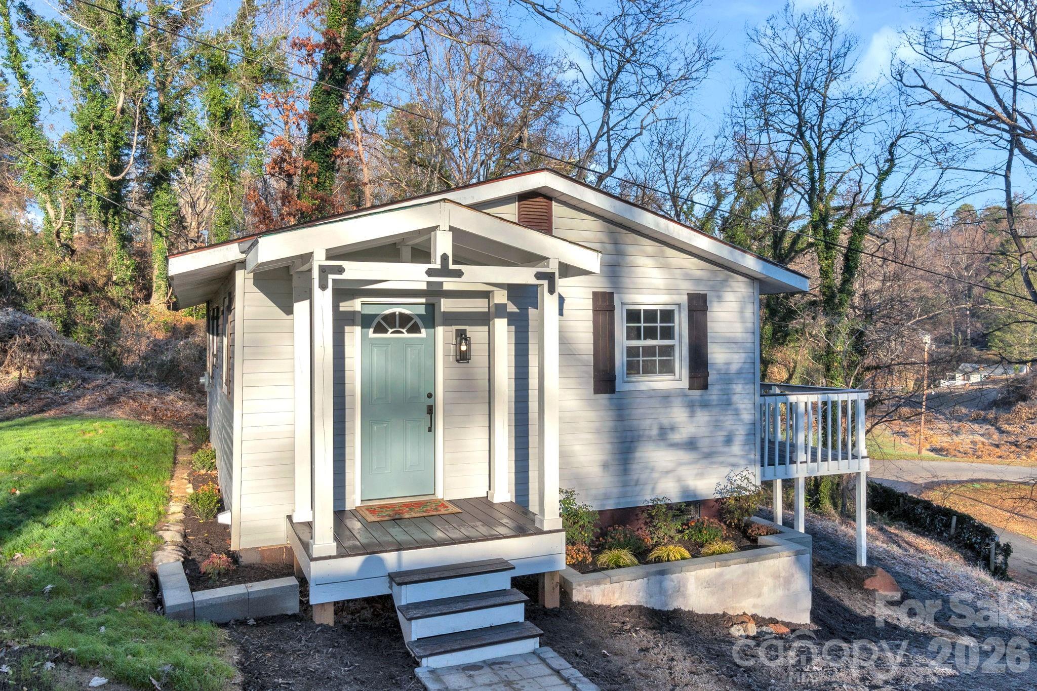 49 E Livingston Street Tryon NC 28782