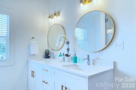 526 Seldon Drive Charlotte NC 28216