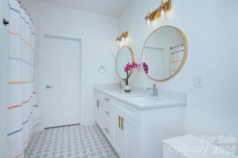 526 Seldon Drive Charlotte NC 28216