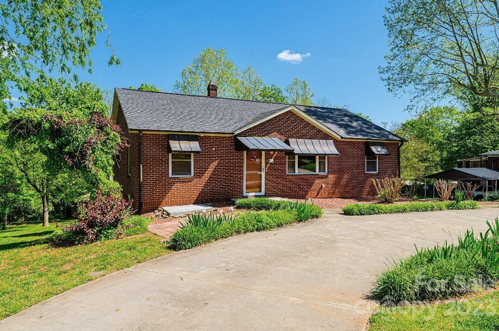 463 23rd Avenue NE Hickory NC 28601