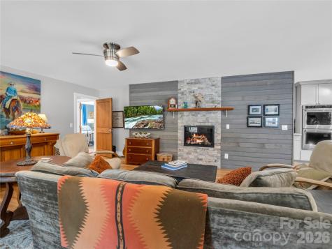 4 Western View Street Black Mountain NC 28711