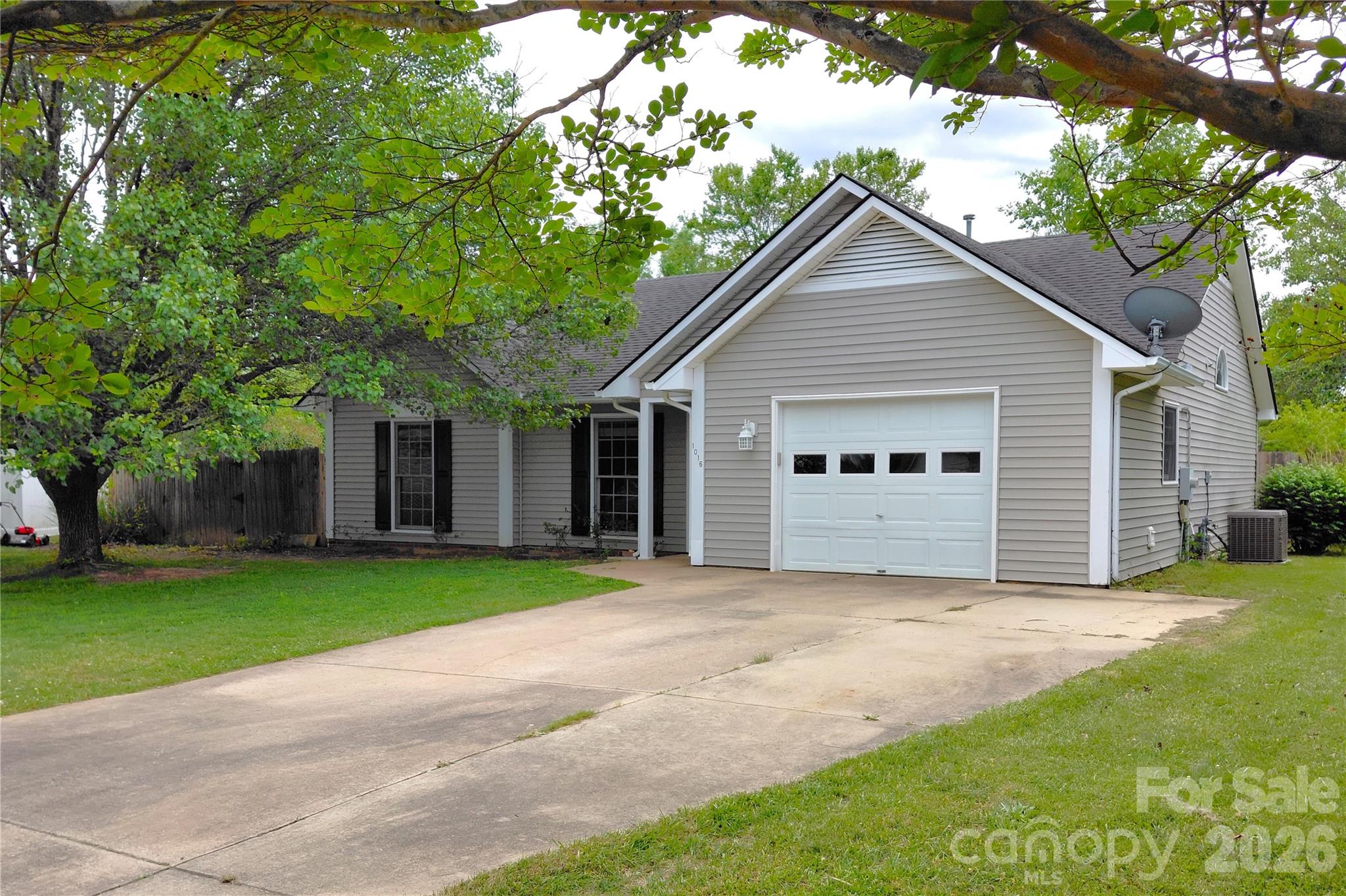 1016 Thorncrest Drive Fletcher NC 28732