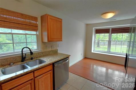 1016 Thorncrest Drive Fletcher NC 28732