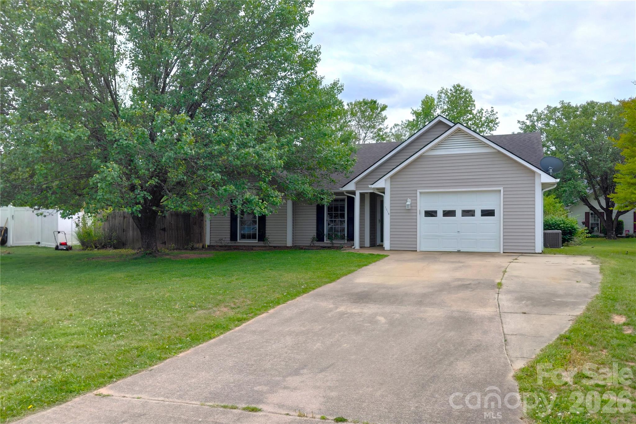 1016 Thorncrest Drive Fletcher NC 28732