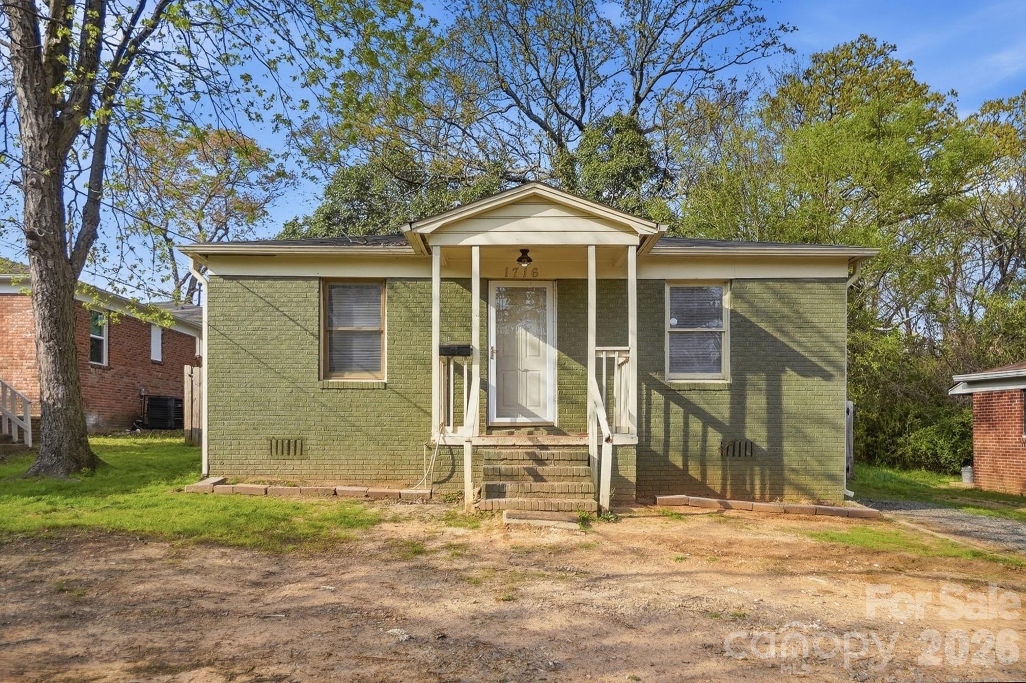 1716 Catherine Simmons Avenue Charlotte NC 28216
