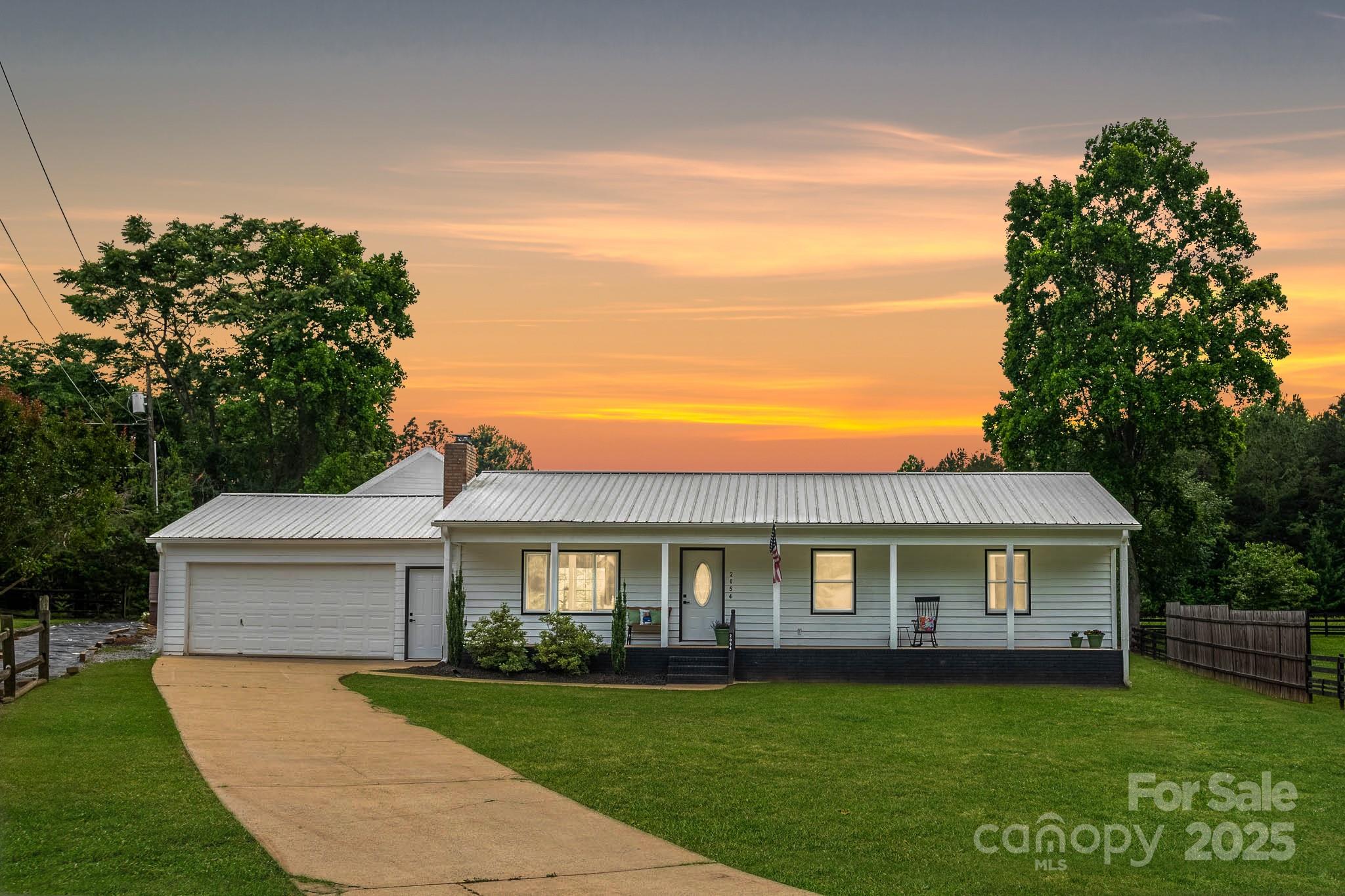 2054 Hickory Hills Drive Denver NC 28037