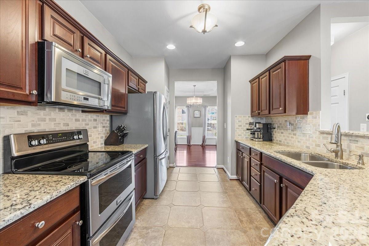 2301 Whitford Lane Charlotte NC 28210