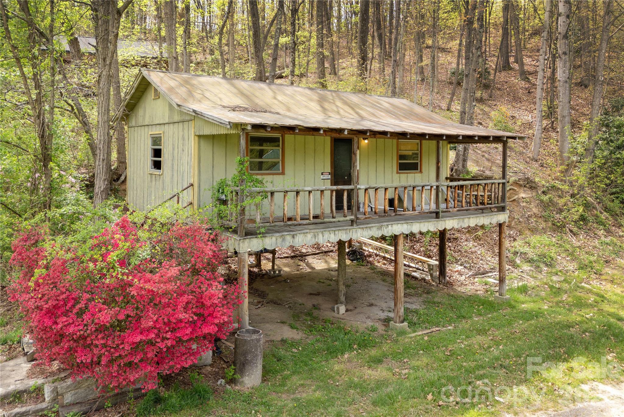 603 Halsbury Avenue Hendersonville NC 28791