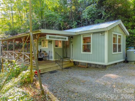 283 Briggs Cove Road Robbinsville NC 28771