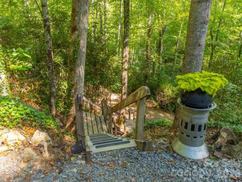 283 Briggs Cove Road Robbinsville NC 28771